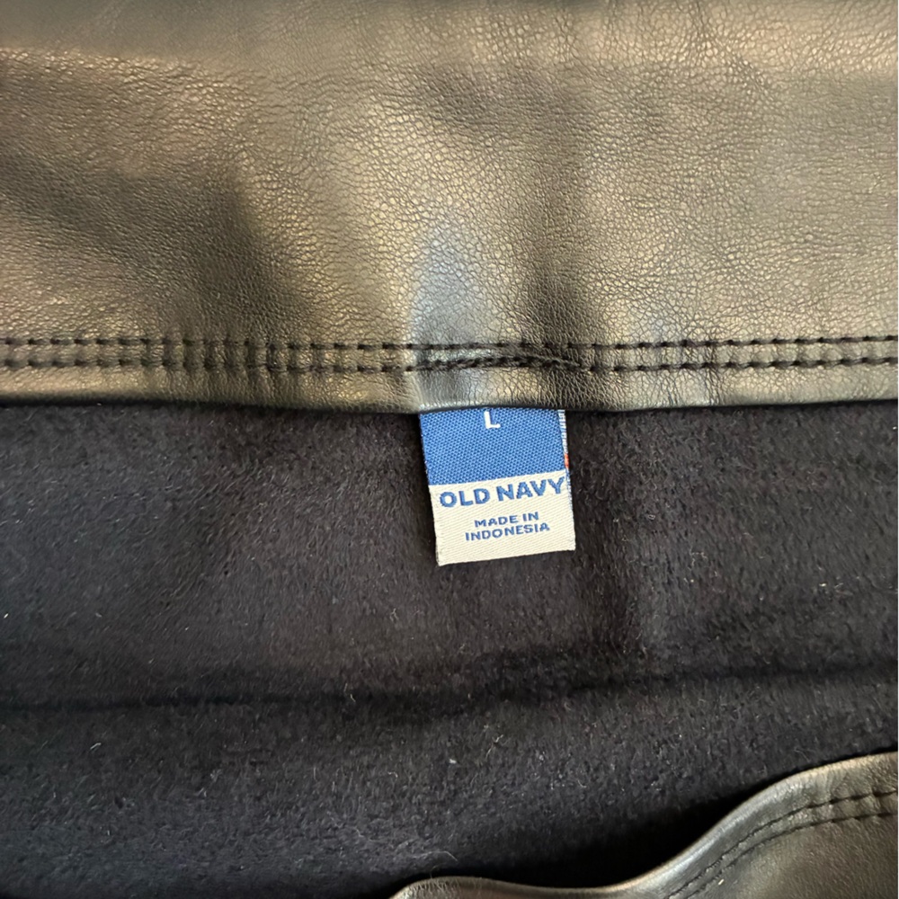 Old Navy Black Faux Leather Skirt - Picture 3 of 4